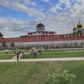Казанская набережная. Вид на кремль и Богоявленский собор