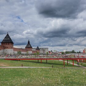 Казанская набережная и кремлевская стена